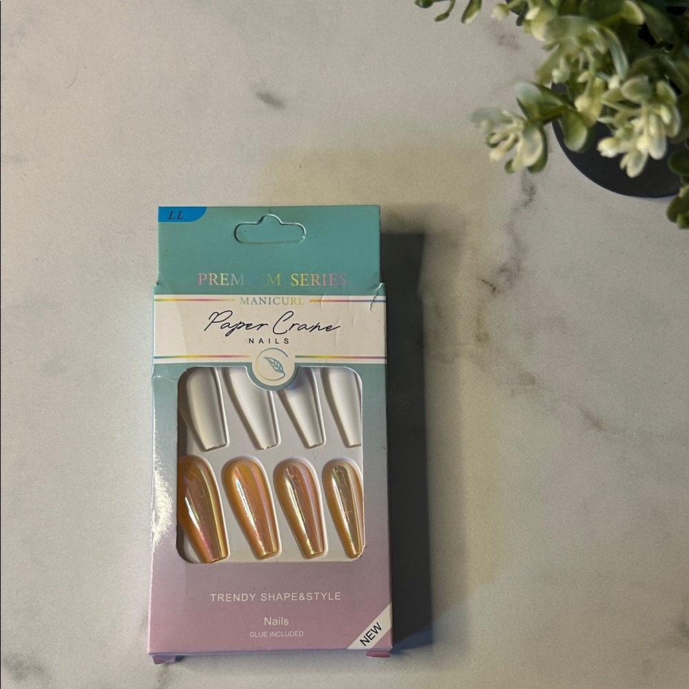 Paper Crane White and Gold Press-On Nails